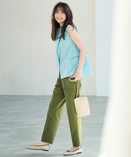 OPAQUE.CLIP（オペークドットクリップ）の「◆ドライタッチバックフリルブラウス【ストレッチ/イージーケア/吸水速乾/洗濯機洗い可】（シャツ/ブラウス・レディース・ブラック/ホワイト系3/ブルーグリーン・36/40/38/42）」の21枚目の写真