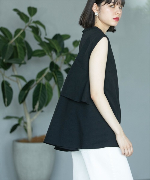 OPAQUE.CLIP（オペークドットクリップ）の「◆ドライタッチバックフリルブラウス【ストレッチ/イージーケア/吸水速乾/洗濯機洗い可】（シャツ/ブラウス・レディース・ブラック/ホワイト系3/ブルーグリーン・36/40/38/42）」の5枚目の写真