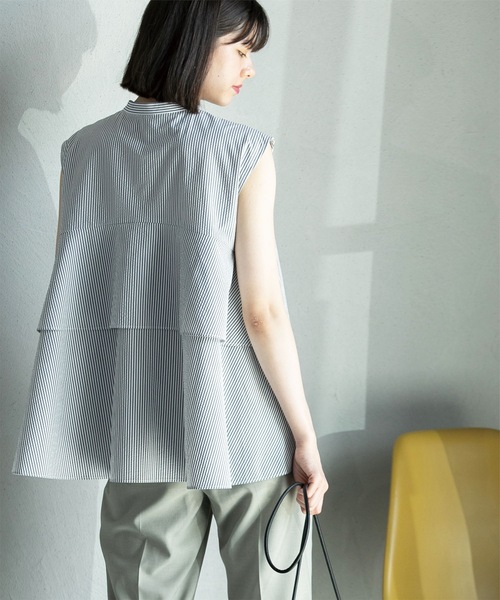 OPAQUE.CLIP（オペークドットクリップ）の「◆ドライタッチバックフリルブラウス【ストレッチ/イージーケア/吸水速乾/洗濯機洗い可】（シャツ/ブラウス・レディース・ブラック/ホワイト系3/ブルーグリーン・36/40/38/42）」の15枚目の写真