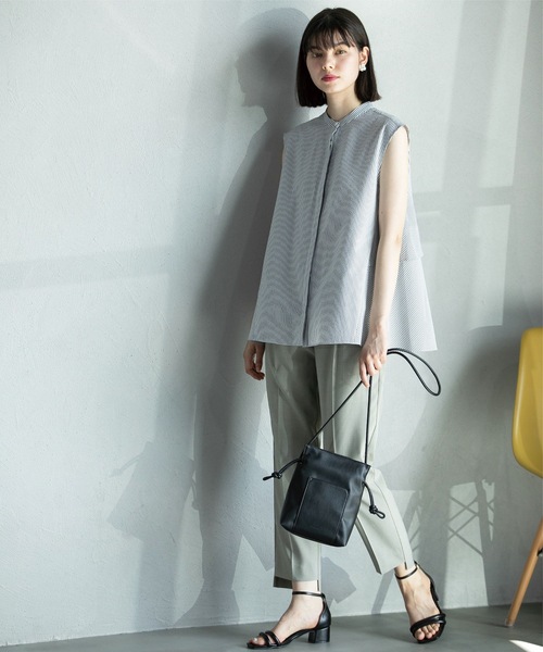 OPAQUE.CLIP（オペークドットクリップ）の「◆ドライタッチバックフリルブラウス【ストレッチ/イージーケア/吸水速乾/洗濯機洗い可】（シャツ/ブラウス・レディース・ブラック/ホワイト系3/ブルーグリーン・36/40/38/42）」の19枚目の写真