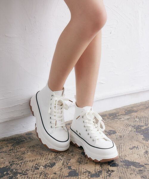 RETRO GIRL(レトロガール)の「厚底ハイカットスニーカー(スニーカー・レディース・ブラック/オフホワイト/レッド・MEDIUM/LARGE/SMALL)」の12枚目の写真