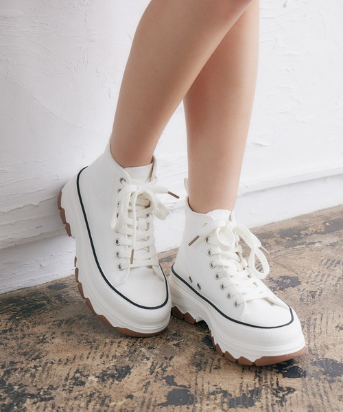 RETRO GIRL(レトロガール)の「厚底ハイカットスニーカー(スニーカー・レディース・ブラック/オフホワイト/レッド・MEDIUM/LARGE/SMALL)」の1枚目の写真