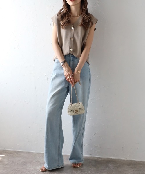 Bonjour Sagan(ボンジュールサガン)の「ゴールド釦ボクシーニットベスト(ベスト・レディース・ダークグレー/ブラウン系その他/オフホワイト/ダークネイビー・FREE)」の18枚目の写真