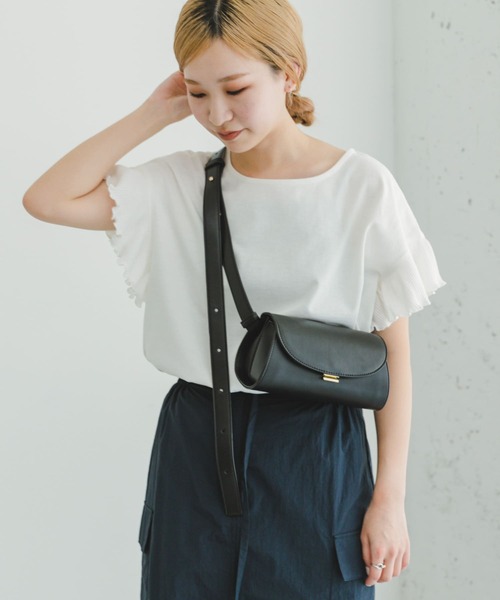 ITEMS URBANRESEARCH（アイテムズ アーバンリサーチ）の「ソデキリカエフレンチTシャツ（Tシャツ/カットソー・レディース・オフホワイト/カーキ/ブラック・FREE）」の2枚目の写真