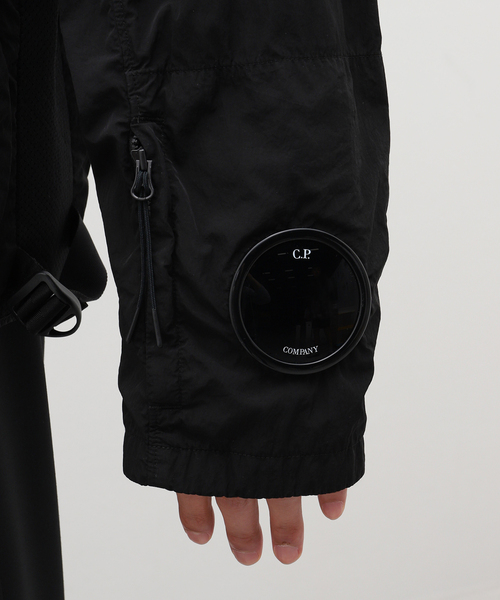C.P. COMPANY(シーピーカンパニー)の「C.P. Company / シー ピー カンパニー CHROME-R GOGGLE UTILITY JACKET 16CMOW011A(ナイロンジャケット・メンズ・ブラック・50/52)」の10枚目の写真