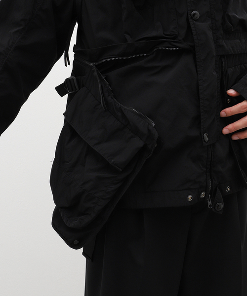 C.P. COMPANY(シーピーカンパニー)の「C.P. Company / シー ピー カンパニー CHROME-R GOGGLE UTILITY JACKET 16CMOW011A(ナイロンジャケット・メンズ・ブラック・50/52)」の15枚目の写真