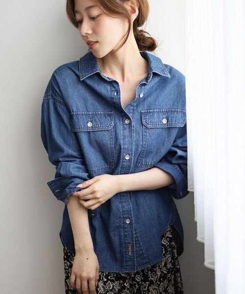 le.coeur blanc（ルクールブラン）の「フラップポケットデニムシャツ（シャツ/ブラウス・レディース・サックスブルー/ブルー・38）」の8枚目の写真