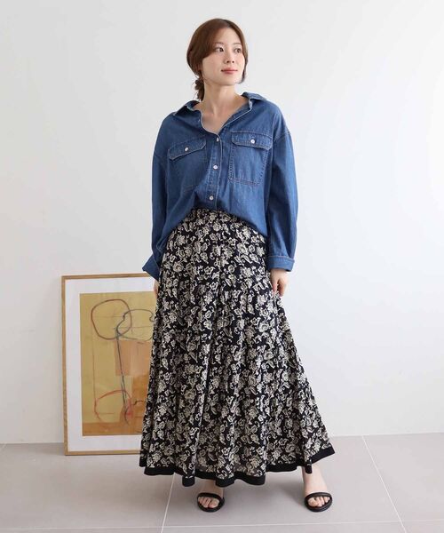 le.coeur blanc（ルクールブラン）の「フラップポケットデニムシャツ（シャツ/ブラウス・レディース・サックスブルー/ブルー・38）」の6枚目の写真