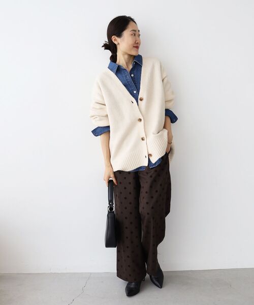 le.coeur blanc（ルクールブラン）の「フラップポケットデニムシャツ（シャツ/ブラウス・レディース・サックスブルー/ブルー・38）」の3枚目の写真