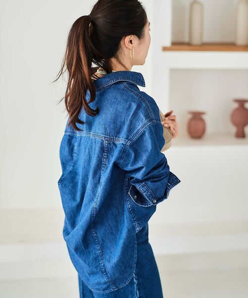 le.coeur blanc（ルクールブラン）の「フラップポケットデニムシャツ（シャツ/ブラウス・レディース・サックスブルー/ブルー・38）」の18枚目の写真