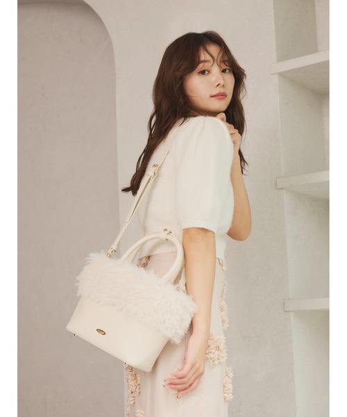 LILY BROWN（リリーブラウン）の「【ZOZO限定カラー】エコファー切り替えトート（ショルダーバッグ・レディース・アイボリー/その他/ライトグレー/ホワイト/ブラック/ピンク/グリーン・FREE）」の17枚目の写真