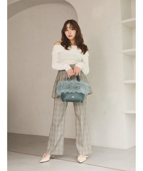 LILY BROWN（リリーブラウン）の「【ZOZO限定カラー】エコファー切り替えトート（ショルダーバッグ・レディース・アイボリー/その他/ライトグレー/ホワイト/ブラック/ピンク/グリーン・FREE）」の14枚目の写真