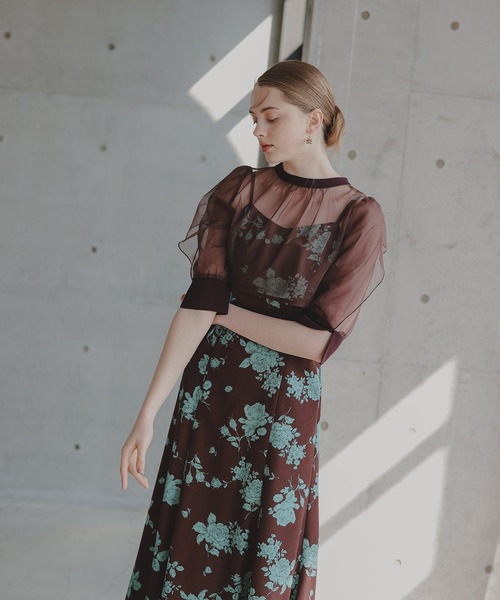 ANDRESD（アンドレスド）の「フラワープリントボレロドレス / flower print bolero dress（ドレス・レディース・ブラック/ベージュ/ブラウン・S/M/L）」の2枚目の写真