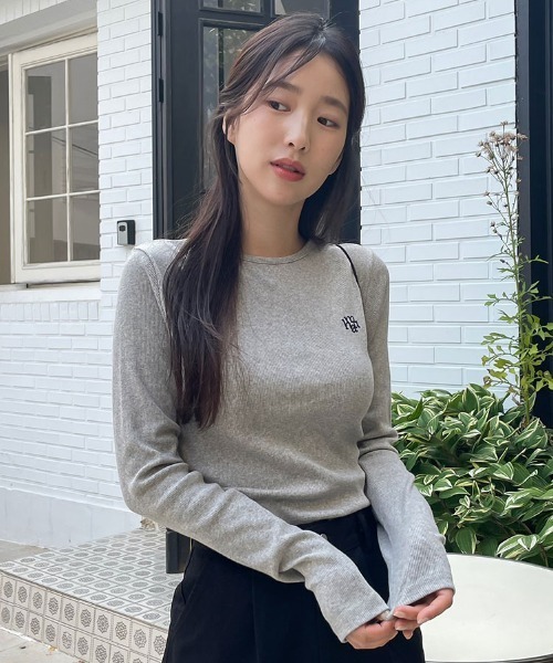 muahmuah(ムーアムーア)の「A'GEM/9 × .kom『muah muah/ムーアムーア』STITCH ROUND LONG SLEEVE T-SHIRT/ステッチラウンドネックロングシャツ(Tシャツ/カットソー・レディース・ライトグリーン/グレー/ライトブルー/ブラック/アイボリー・FREE)」の17枚目の写真