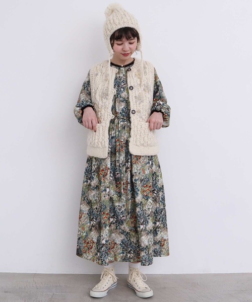 l'atelier du savon（アトリエドサボン）の「ネパールハンドニット　雪のような刺繍ベスト（ベスト・レディース・チャコールグレー/オフホワイト・FREE）」の11枚目の写真