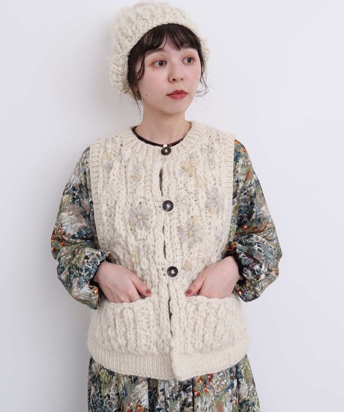 アトリエドゥサボン◎ ネパールハンドニット / リースの材料刺繍
