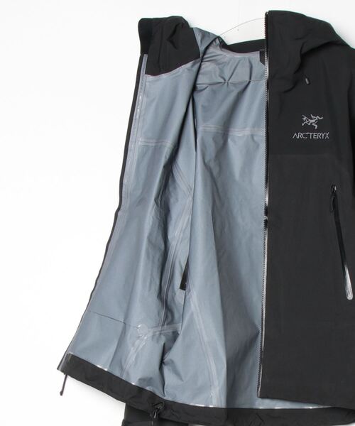 ARC'TERYX（アークテリクス）の「ARC'TERYX / アークテリクス：Beta AR Jacket M - Stormhood：X00000648801[STD]（ナイロンジャケット・メンズ・ブラック・XL/L/M/S/XS）」の3枚目の写真