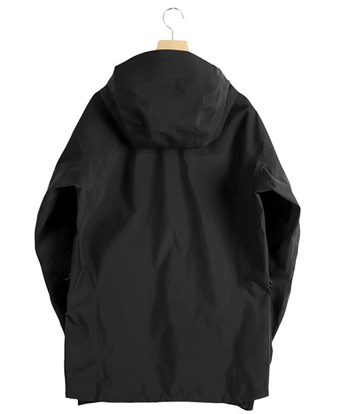ARC'TERYX（アークテリクス）の「ARC'TERYX / アークテリクス：Beta AR Jacket M - Stormhood：X00000648801[STD]（ナイロンジャケット・メンズ・ブラック・XL/L/M/S/XS）」の4枚目の写真