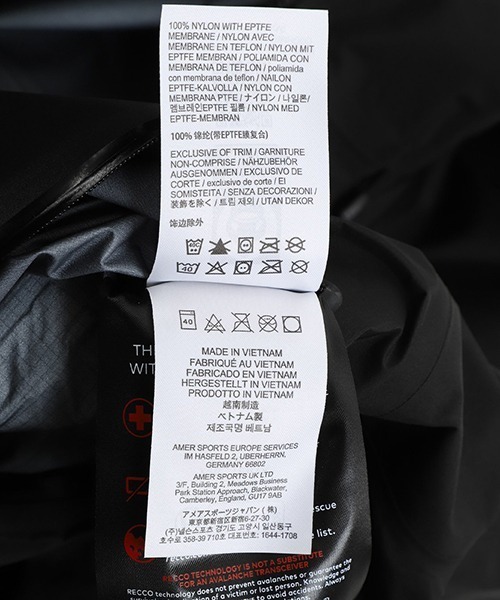 ARC'TERYX（アークテリクス）の「ARC'TERYX / アークテリクス：Beta AR Jacket M - Stormhood：X00000648801[STD]（ナイロンジャケット・メンズ・ブラック・XL/L/M/S/XS）」の10枚目の写真