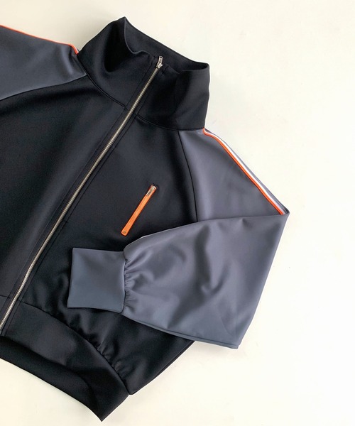 Q（キュー）の「トラックジャケット（ジャージ・レディース・ブラック/グレー・MEDIUM）」の6枚目の写真