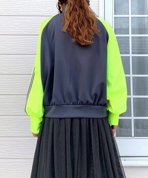 Q（キュー）の「トラックジャケット（ジャージ・レディース・ブラック/グレー・MEDIUM）」の12枚目の写真