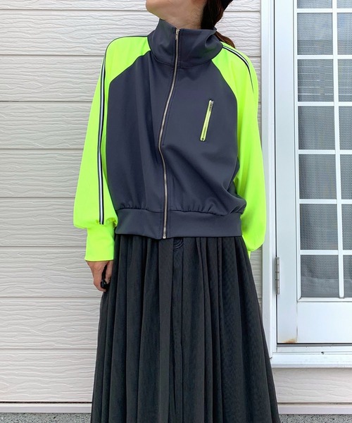 Q（キュー）の「トラックジャケット（ジャージ・レディース・ブラック/グレー・MEDIUM）」の10枚目の写真