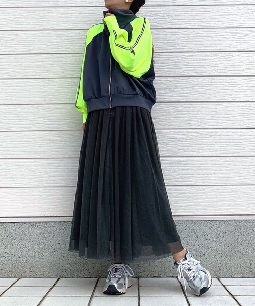 Q（キュー）の「トラックジャケット（ジャージ・レディース・ブラック/グレー・MEDIUM）」の16枚目の写真