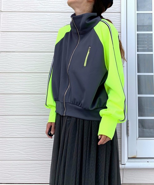 Q（キュー）の「トラックジャケット（ジャージ・レディース・ブラック/グレー・MEDIUM）」の22枚目の写真