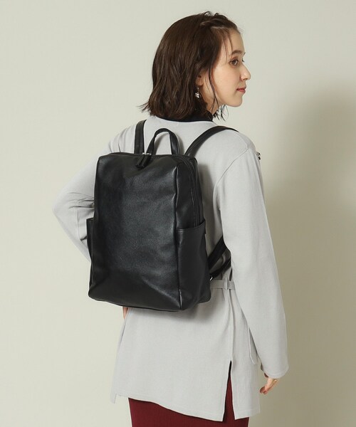 ITS'DEMO（イッツデモ）の「◆【通勤／A4対応／8ポケット】収納上手になれるリュック（バックパック/リュック・レディース・ナチュラル/グレー/ブラック・00）」の2枚目の写真