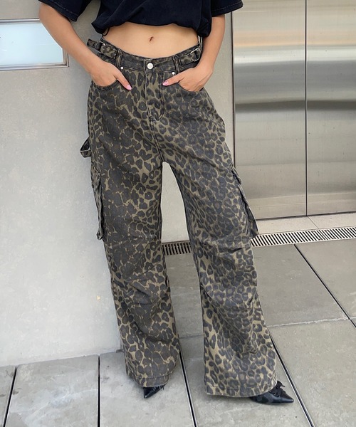 meJane(ミージェーン)の「レオパード柄ワイドパンツ(その他パンツ・レディース・ブラウン・MEDIUM/SMALL)」の2枚目の写真
