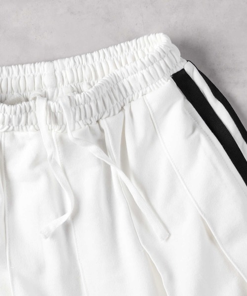Right-on(ライトオン)の「UMBRO(アンブロ)【キッズ】【セットアップ対応】プリーツスカート(スカート・キッズ・オフホワイト/ブラック・130/140/150/160)」の5枚目の写真