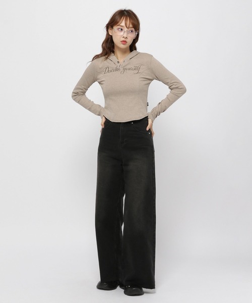 MAGPIEROBIN（マグパイロビン）の「MAGPIE ROBIN／レタリングフードロングスリーブ（Tシャツ/カットソー・レディース・ベージュ/チャコール・FREE）」の5枚目の写真