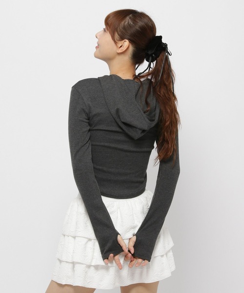 MAGPIEROBIN（マグパイロビン）の「MAGPIE ROBIN／レタリングフードロングスリーブ（Tシャツ/カットソー・レディース・ベージュ/チャコール・FREE）」の11枚目の写真