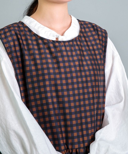 Yarmo（ヤーモ）の「[Yarmo] Gingham Print Tabard Dress / ギンガムチェック タバードワンピース（ワンピース・レディース・ブラウン系その他・FREE）」の6枚目の写真
