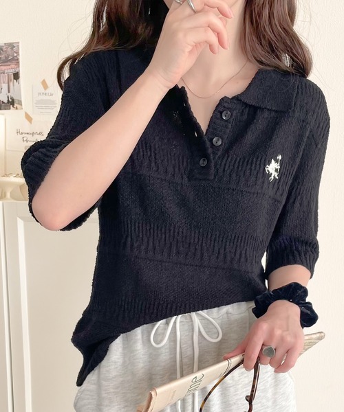 classicalelf（クラシカルエルフ）の「カジュアルコーデを格上げする。ワンポイント刺繍ブークレポロニットトップス(半袖)（ポロシャツ・レディース・イエロー/アイボリー/ブラック/レッド/チャコール・X-LARGE/SMALL/MEDIUM/LARGE）」の2枚目の写真