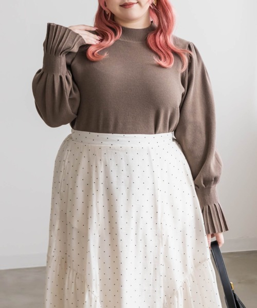 CLETTE(クレット)の「タックキャンディ袖ハイネックニット(ニット/セーター・レディース・ブラック/ブラウン/アイボリー/グレイッシュベージュ・LL/3L/4L)」の8枚目の写真
