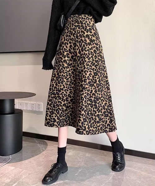 urge：（アージコロン ）の「【URGE：】レオパード ヒョウ柄 Aライン スカート（スカート・レディース・ベージュ/カーキ・SMALL/MEDIUM/LARGE/X-LARGE）」の6枚目の写真