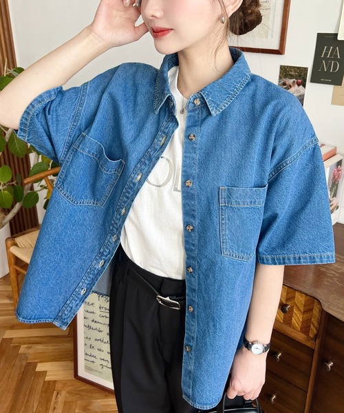 moment+（モーメントプラス）の「Wポケット5分袖オーバーサイズライトオンスデニムシャツ（シャツ/ブラウス・レディース・ブラック/ブルー/インディゴブルー・M/L）」の5枚目の写真