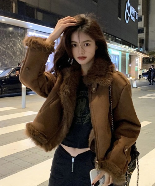 GEMEDA(ジェメダ)の「フェイクファームートンブルゾン(ムートンコート・レディース・カーキ/ブラウン・M)」の21枚目の写真