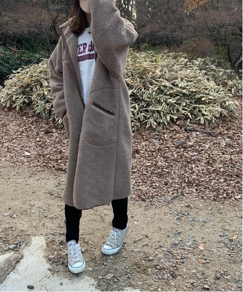 aquagarage（アクアガレージ）の「スタンドカラーボアコート（その他アウター・レディース・グレイッシュベージュ/ブラック/グレー・ONESIZE）」の13枚目の写真