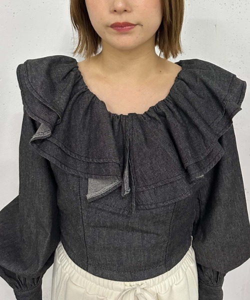 archives（アルシーヴ）の「デニムラッフルオフショルブラウス（シャツ/ブラウス・レディース・ブルー/ブラック・MEDIUM）」の20枚目の写真