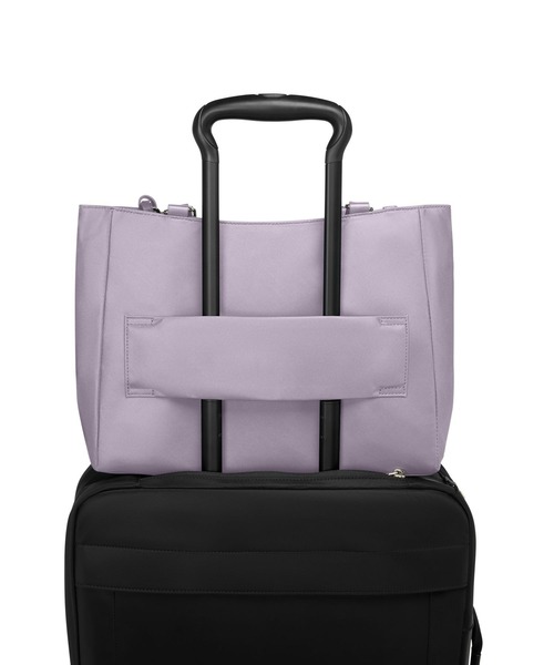 TUMI（トゥミ）の「VOYAGEUR 「ヴァレッタ」ミディアム・トート（A4/PC13インチまで対応）（トートバッグ・レディース・ラベンダー・FREE）」の6枚目の写真