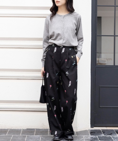 Doux Belle(ドゥーベル)の「花柄ワイドスラックス(スラックス・レディース・ホワイト/ブラック・MEDIUM)」の6枚目の写真