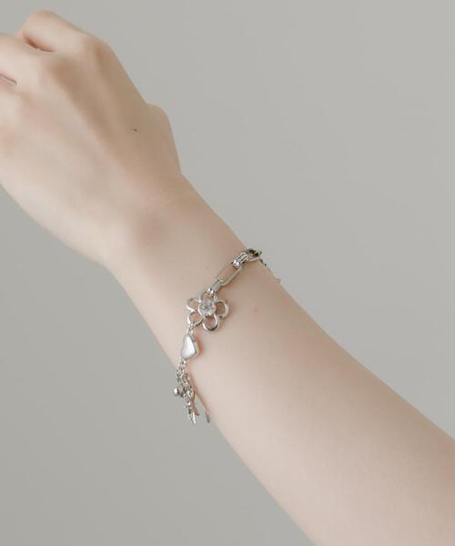 SMELLY（スメリー）の「メタルチェーンモチーフマンテルブレスレット（ブレスレット・レディース・シルバー・-）」の6枚目の写真