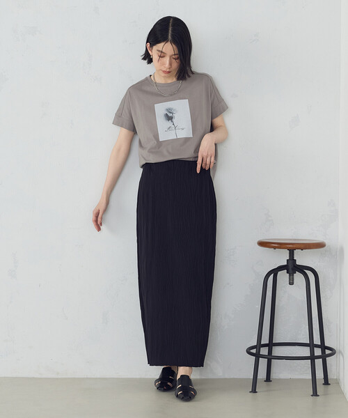 COMME CA ISM(コムサイズム)の「フォトプリントTシャツ(Tシャツ/カットソー・レディース・アイボリー/オリーブ/ブラウン/チャコール・SMALL/MEDIUM/LARGE)」の19枚目の写真