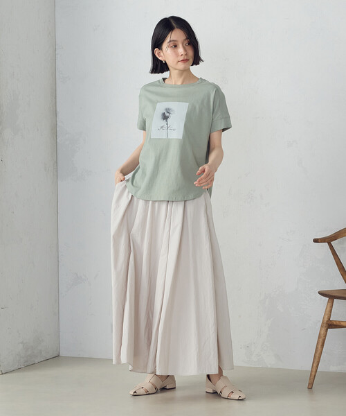 COMME CA ISM(コムサイズム)の「フォトプリントTシャツ(Tシャツ/カットソー・レディース・アイボリー/オリーブ/ブラウン/チャコール・SMALL/MEDIUM/LARGE)」の5枚目の写真