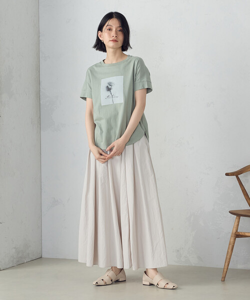 COMME CA ISM(コムサイズム)の「フォトプリントTシャツ(Tシャツ/カットソー・レディース・アイボリー/オリーブ/ブラウン/チャコール・SMALL/MEDIUM/LARGE)」の6枚目の写真