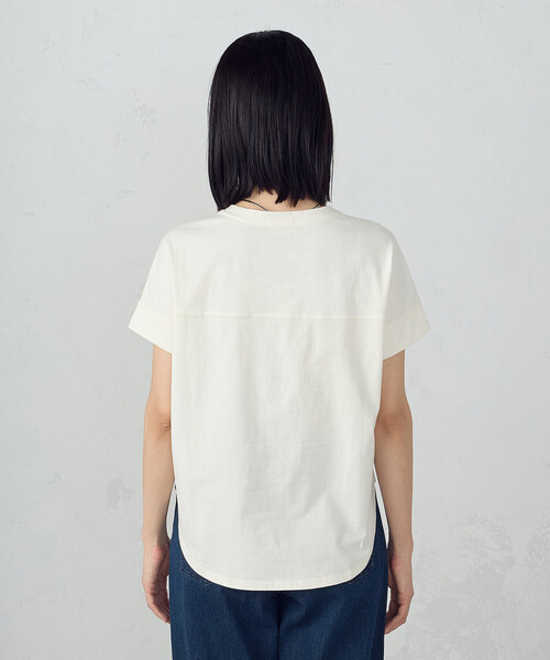 COMME CA ISM(コムサイズム)の「フォトプリントTシャツ(Tシャツ/カットソー・レディース・アイボリー/オリーブ/ブラウン/チャコール・SMALL/MEDIUM/LARGE)」の11枚目の写真