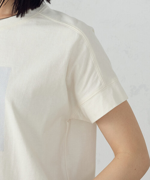 COMME CA ISM(コムサイズム)の「フォトプリントTシャツ(Tシャツ/カットソー・レディース・アイボリー/オリーブ/ブラウン/チャコール・SMALL/MEDIUM/LARGE)」の13枚目の写真