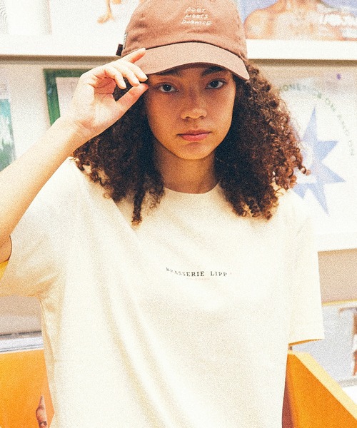 POET MEETS DUBWISE(ポエットミーツダブワイズ)の「【POET MEETS DUBWISE/ポエトミーツダブワイズ】 PMD LOGO Cursive Cap(キャップ・メンズ・スミクロ/ダークブラウン・FREE)」の1枚目の写真